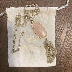 🎁🎄Kendra Scott Long Necklace Rose Quartz Stone and Gold Chain